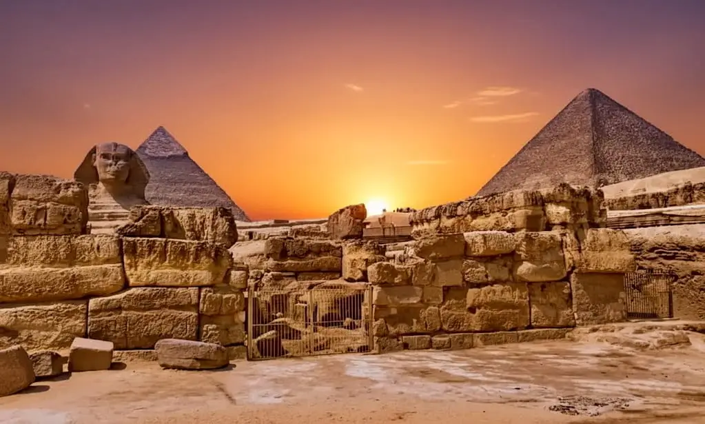Giza-Pyramids-and-Saqqara-Tour-Pyramids-Sphinx-Tombs