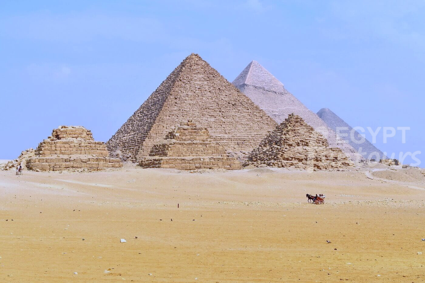 Layover Tour to Pyramids, Sphinx & Egyptian Museum from Cairo Airport