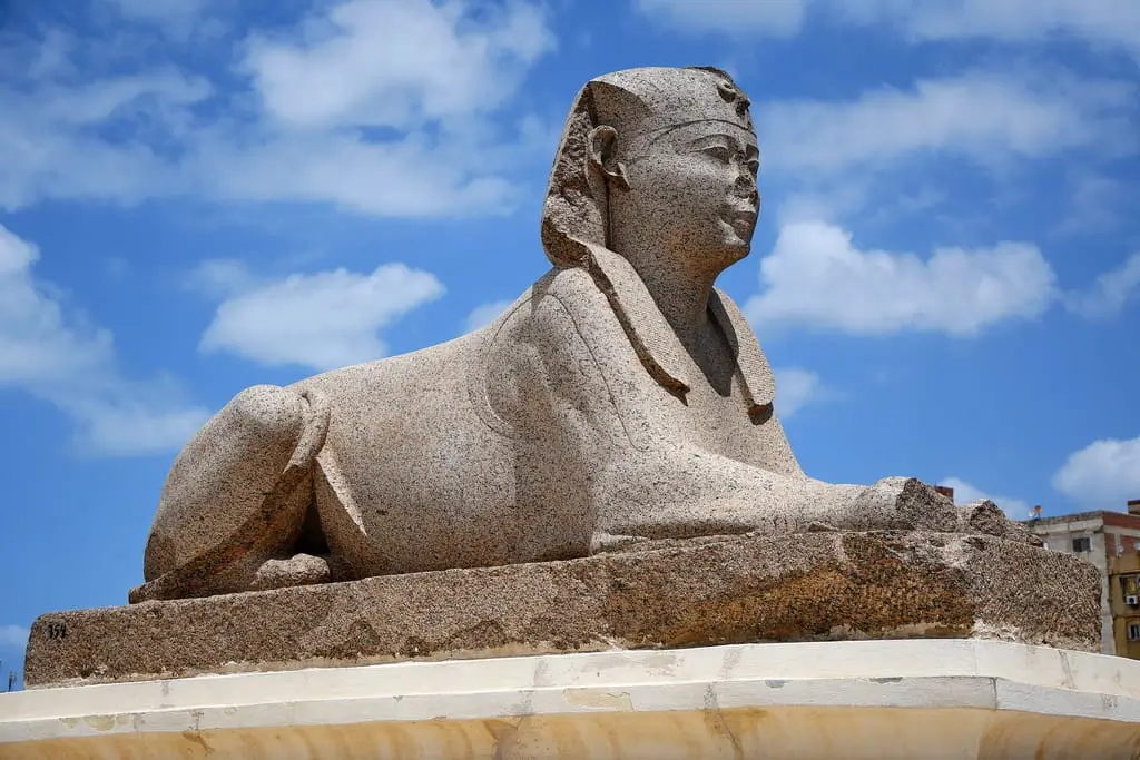 The Guardians of the Hill The Sphinxes and Statues - Pompey's Pillar