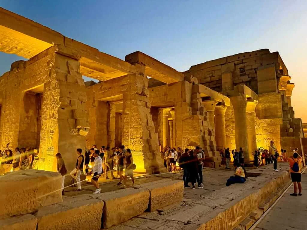 Visitor Guide Navigating the Golden Hour - Temple of Kom Ombo