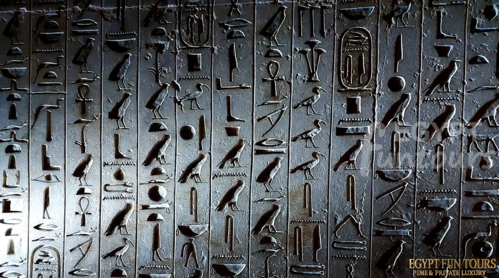 The Pyramid Texts - egypt info tips