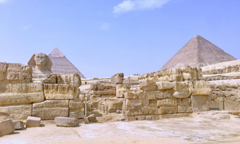 sphinx pyramids