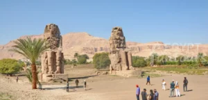 Memnon colossi of king amenophis III 4 min