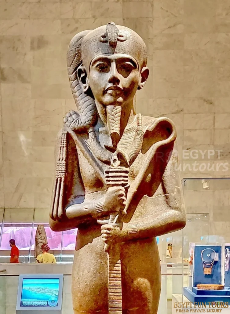 Tutankhamun statue of God Khonsu