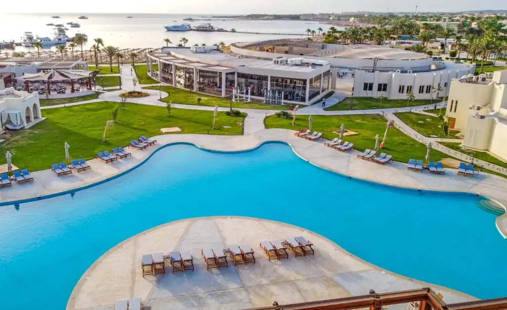 Who is Makadi Bay Perfect For