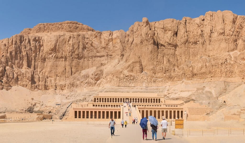Luxor and Aswan Nile Cruises - Hatshepsut's temple - 4-Night Movenpick Darakum