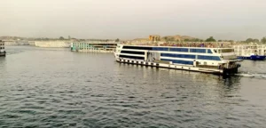 Operating-nile-cruise-Egypt-Fun-Tours