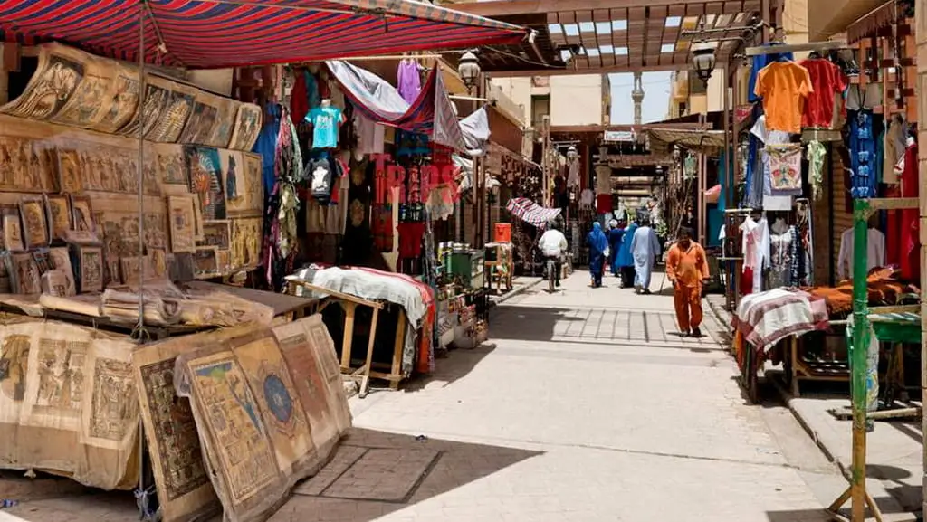 Practical Visitor Information; Luxor tourist market