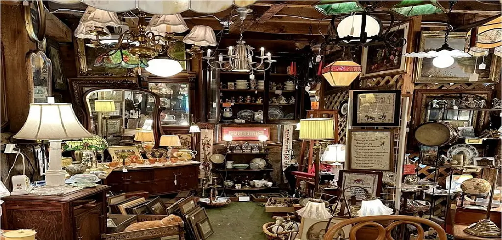 The High-End Galleries of Hoda Shaarawi and Qasr El Nil - Antique shopping in Downtown Cairo