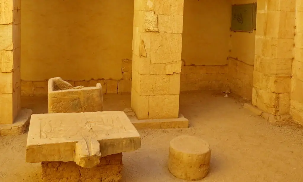 Inside the Sprawling Complex of TT414