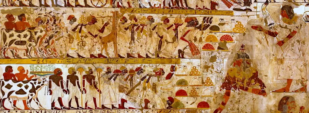 The Artistic Layout of the Tribute Scene