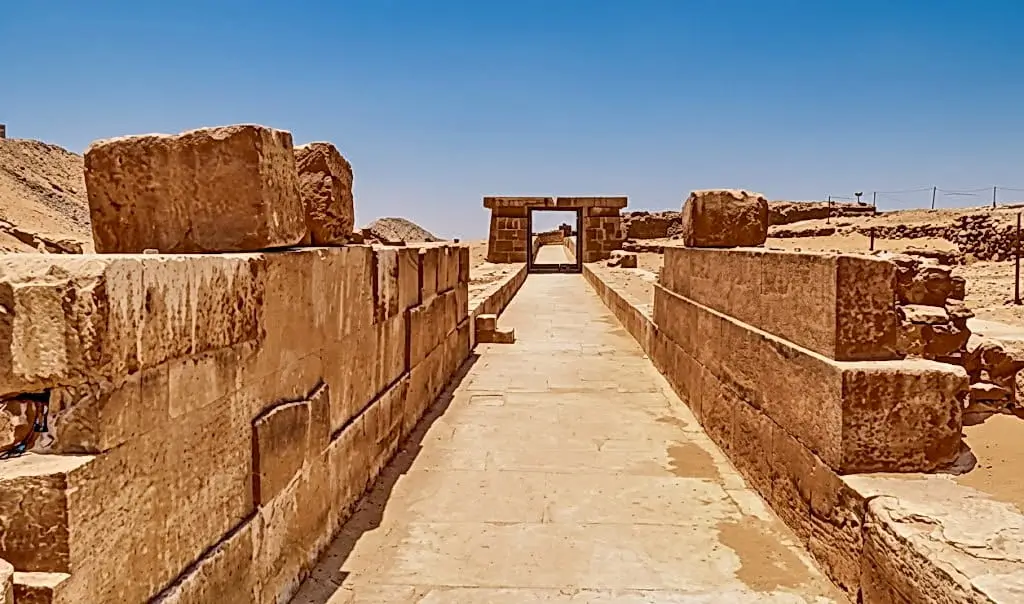 The Causeway and Valley Temple The Processional Path