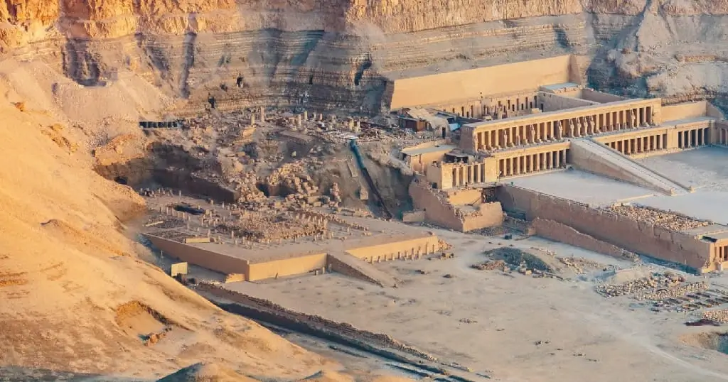 The Rise of the Middle Kingdom Historical Context