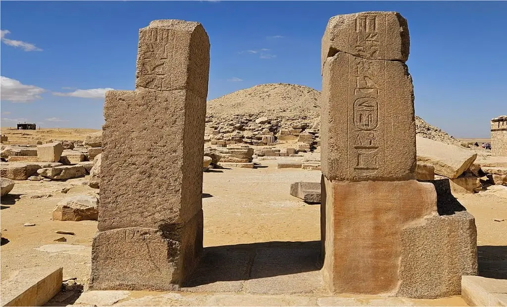 Visitor Logistics Exploring the Pyramid of Unas