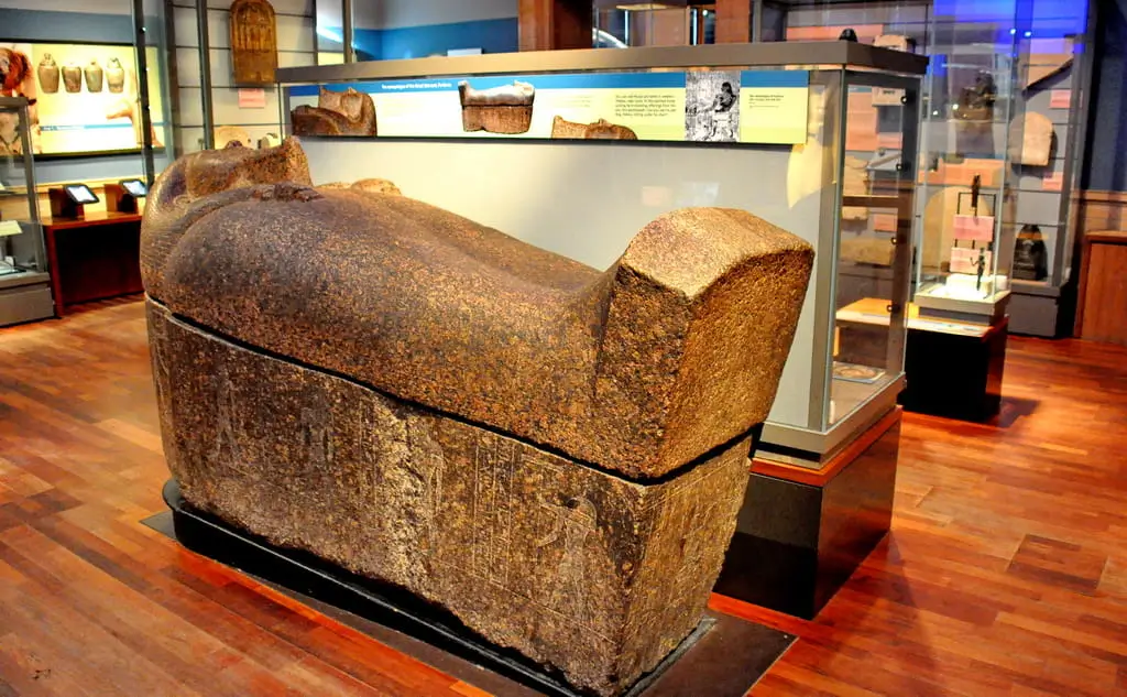 What happened to Pabasa's sarcophagus