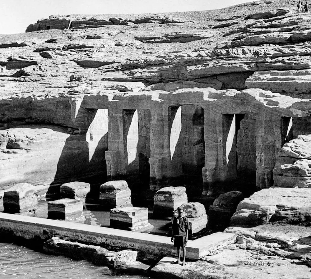 Architectural Layout Entering the Mountain - Temple of Derr