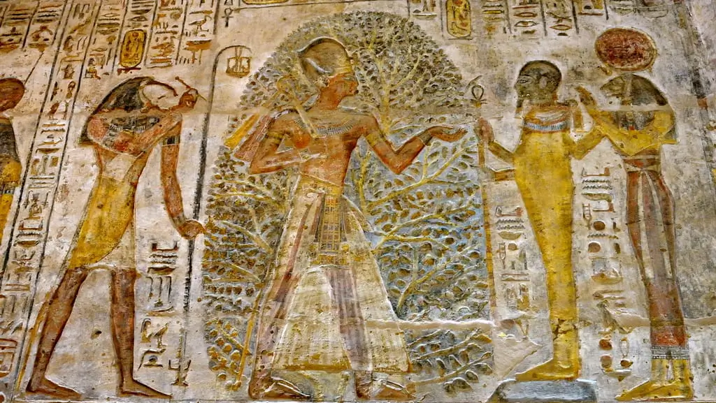 Artistic Brilliance and the Mystery of the Colors - Temple of Derr