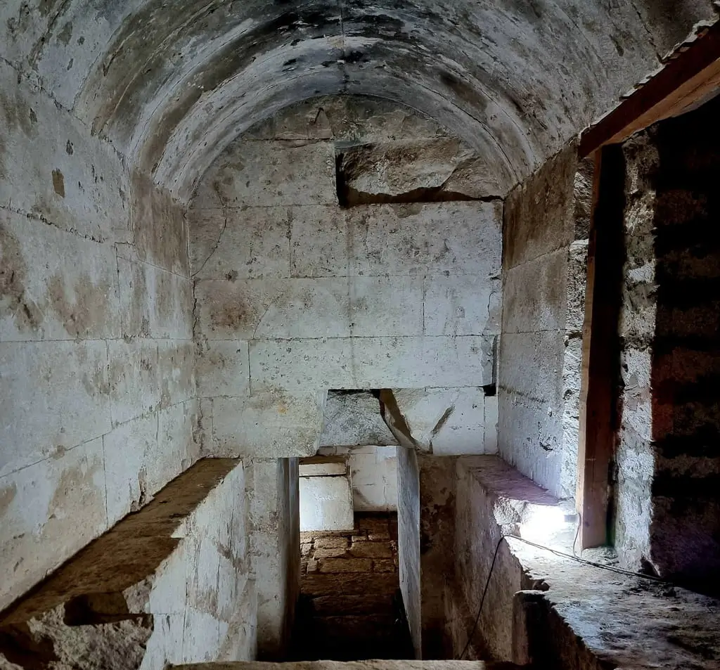 Vaulting and Structural Reinforcements