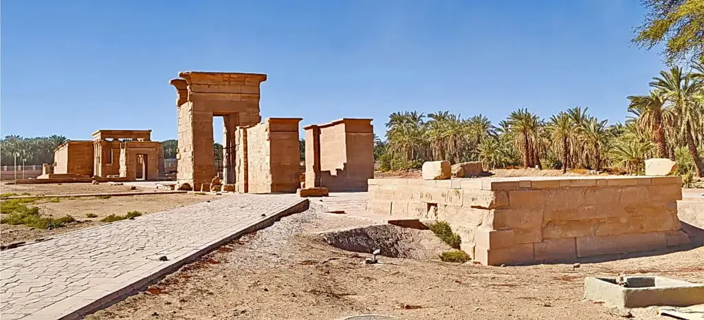 Etymology and Geography The Fortress of the Oasis