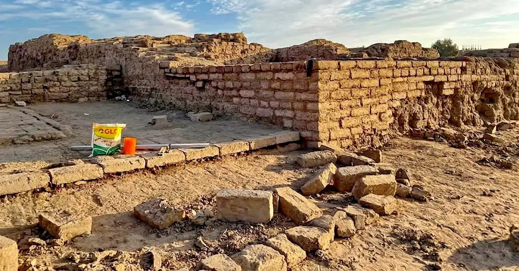 The Archaeological Roots Naqada and Deir el-Ballas
