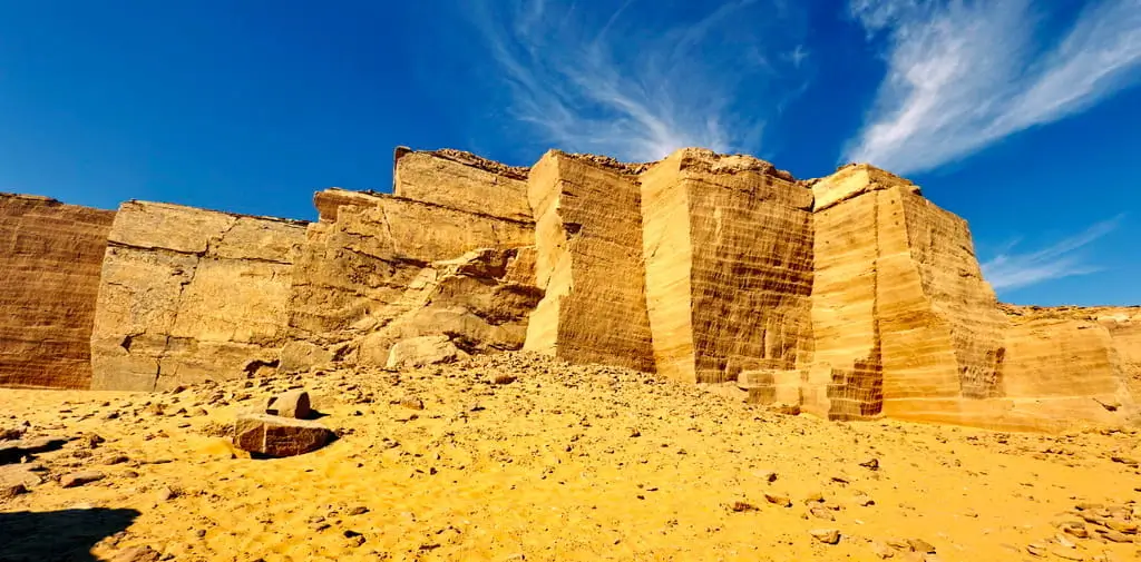 The Geological Foundations of Khenu