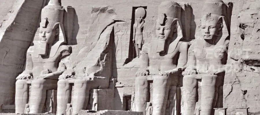 Ramses II statues