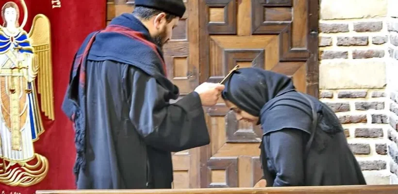 Coptic Cairo - Recieving blessings