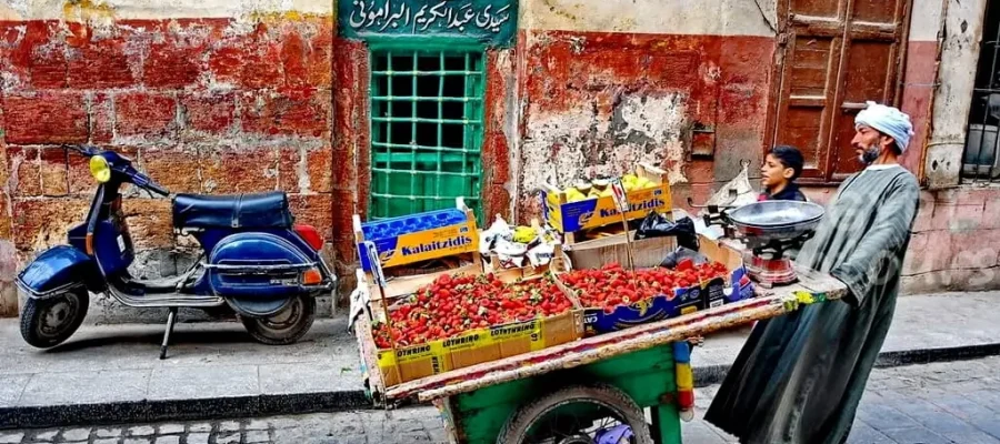 Islamic Cairo Walking Tour; Street vendors