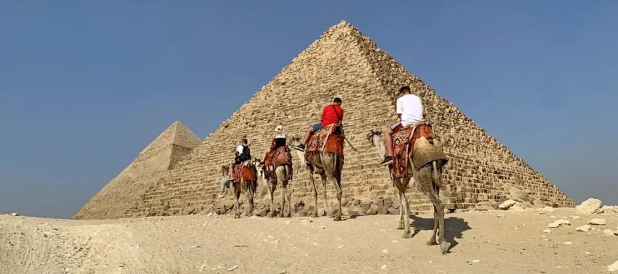 Layover tour to pyramids and Sphinx