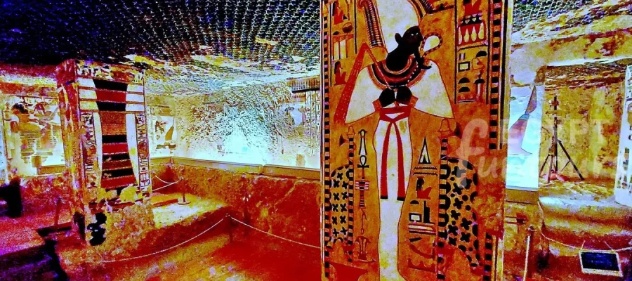 The Antic Chamber with representations of god Osiris