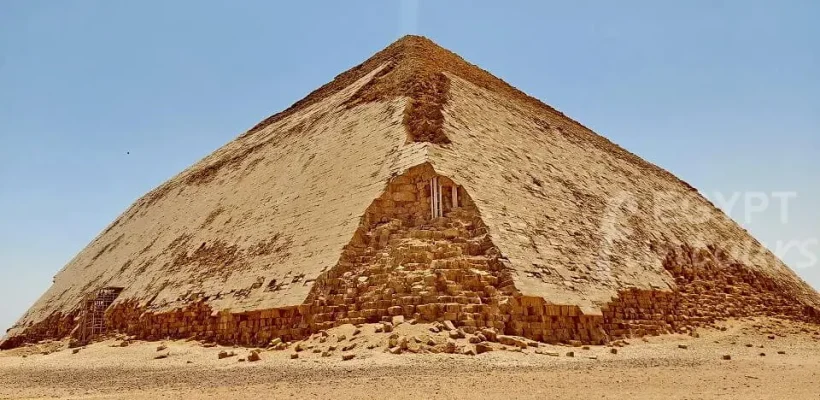 Private-Tour-to-Dahshur-Bent-and-Red-pyramids - 3-Day Cairo Tour Package Pyramids, Saqqara, GEM & Old Cairo