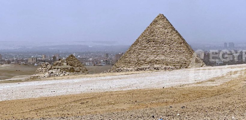 6 Days UNESCO Tour Package - meditation tour - Menkaure Pyramid