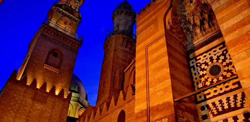 The Essential Cairo Private Day Tour Giza Pyramids, Egyptian Museum & The Bazaar - Islamic Cairo