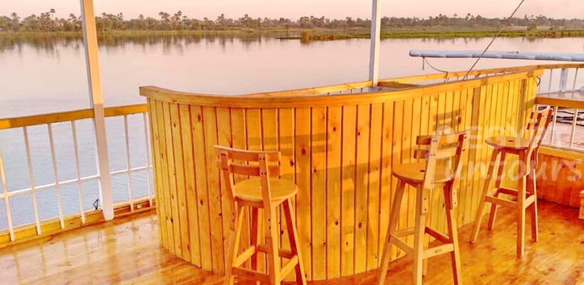 Three pyramids dahabiya 16