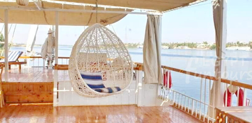 Three pyramids dahabiya 9