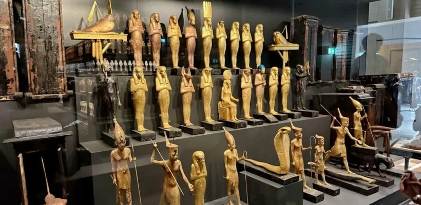 Tutankhamun Statues in The GEM