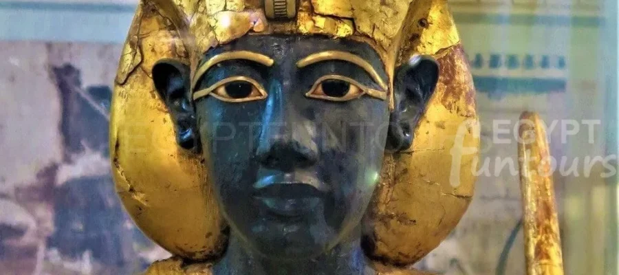 Tutankhamuns life like statues egypt fun tours